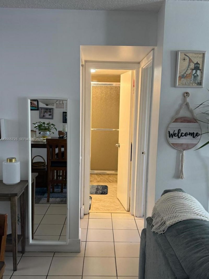447 NE 195th St, Unit 310, Miami, FL 33179 Photo