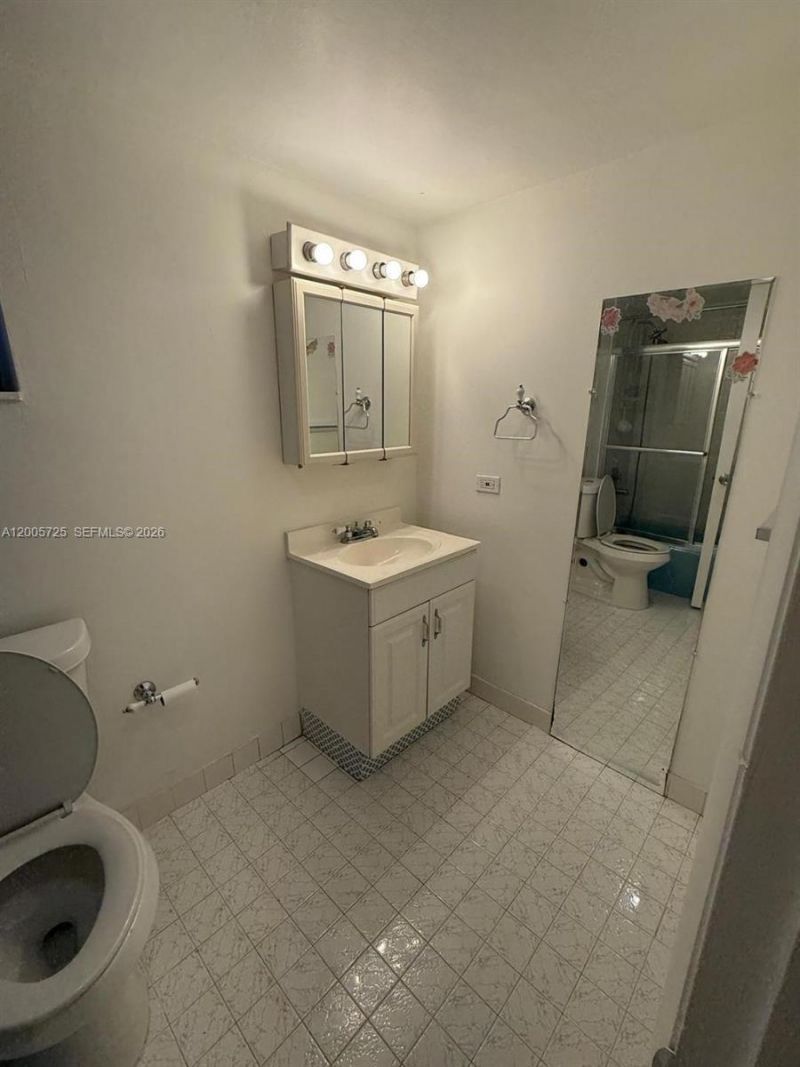 447 NE 195th St, Unit 310, Miami, FL 33179 Photo