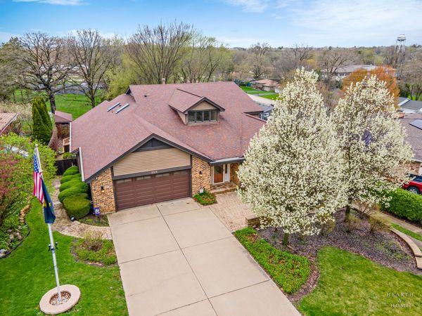 305 N Dale Avenue , McHenry, IL 60050