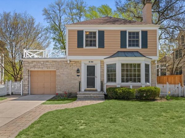 134 Park Avenue , Wilmette, IL 60091