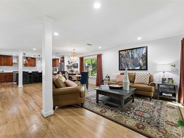 6735 Kingsbury Drive, Dallas, TX 75231