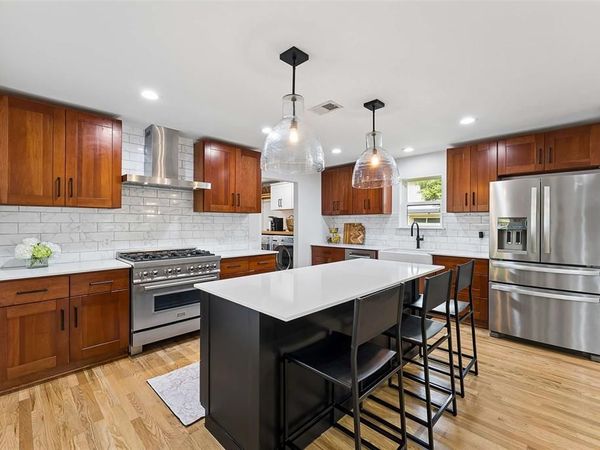 6735 Kingsbury Drive, Dallas, TX 75231