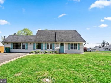 60 UPLAND ROAD, LEVITTOWN, PA 19056