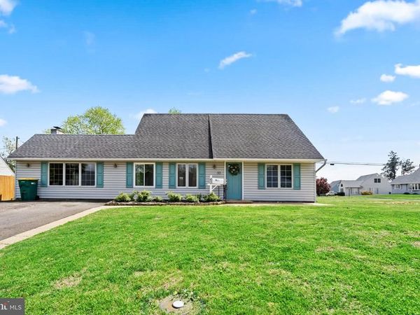 60 UPLAND ROAD , LEVITTOWN, PA 19056