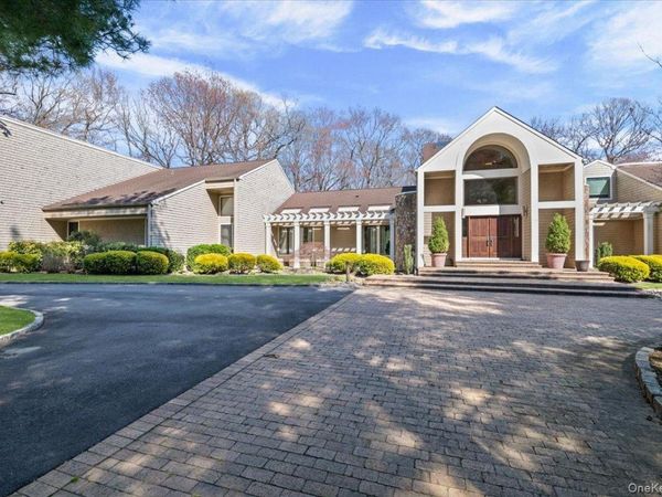 45 Coves Run , Syosset, NY 11791