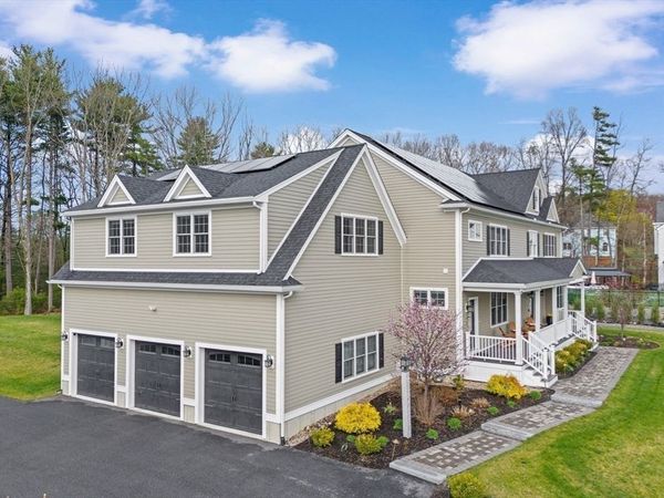 14 Charles St, North Reading, MA 01864