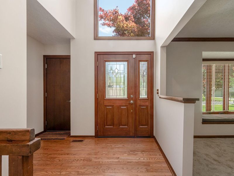 2319 Sonnington Drive, Dublin, OH 43016 Photo 2