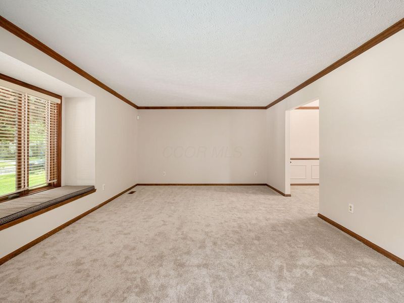 2319 Sonnington Drive, Dublin, OH 43016 Photo 4