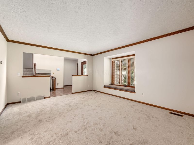 2319 Sonnington Drive, Dublin, OH 43016 Photo 5