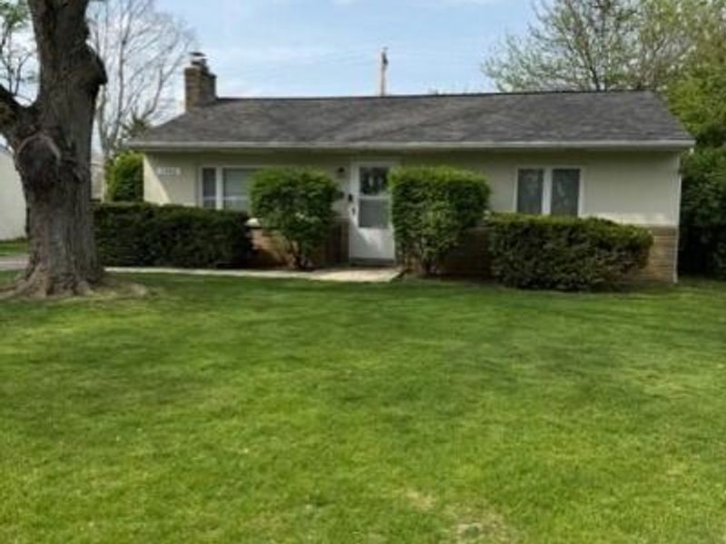 1966 Zollinger Road, Columbus, OH 43221 Photo 1