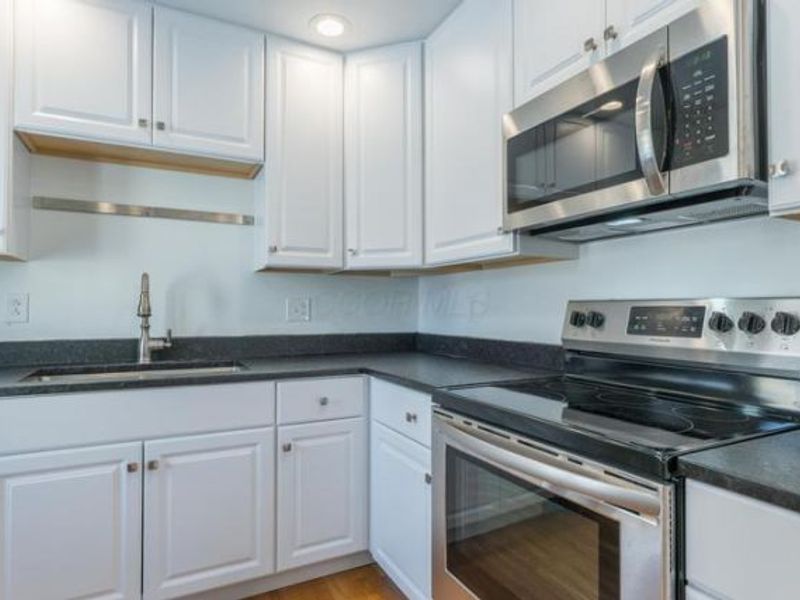 1966 Zollinger Road, Columbus, OH 43221 Photo 11