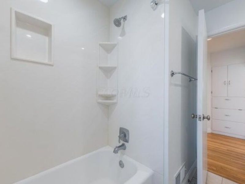 1966 Zollinger Road, Columbus, OH 43221 Photo 18