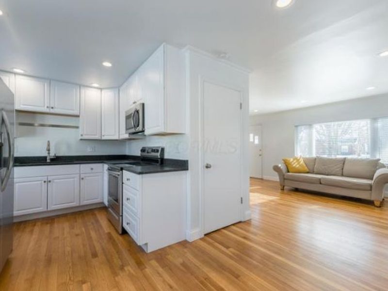 1966 Zollinger Road, Columbus, OH 43221 Photo 8