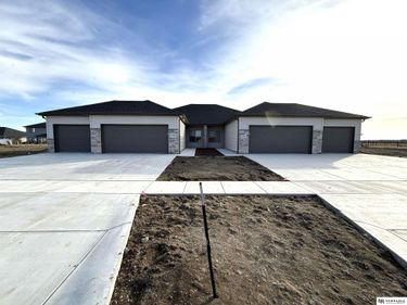 5001 Donnette Drive, Lincoln, NE 68514