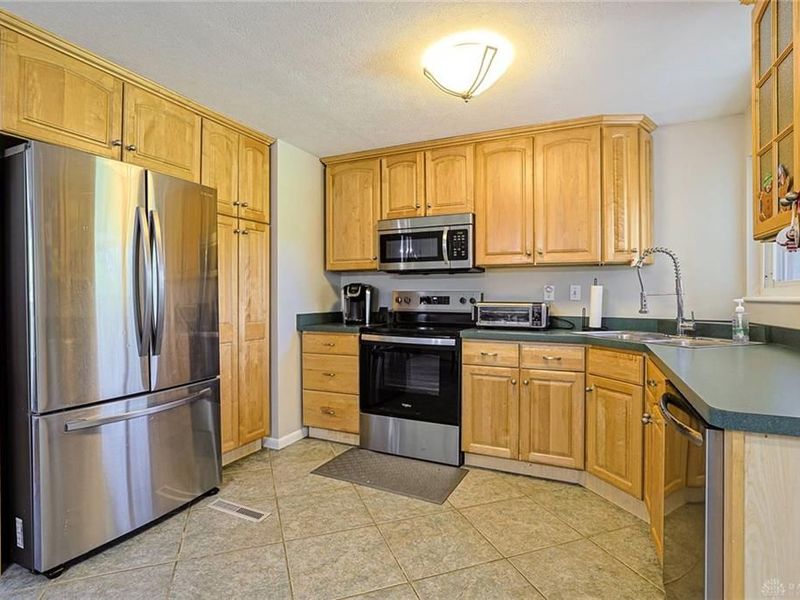 9117 Stephanie Street, Washington Township, OH 45458 Photo 11