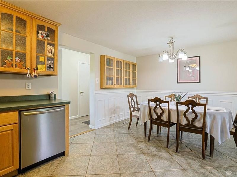 9117 Stephanie Street, Washington Township, OH 45458 Photo 14