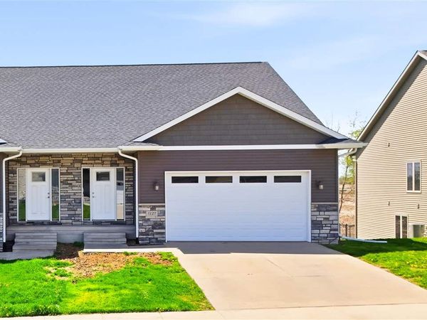 1127 Leann Circle, North Liberty, IA 52317