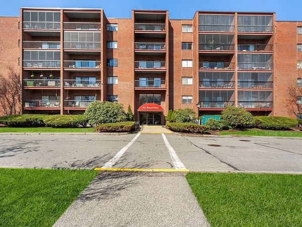 1 Summit Dr, Unit 58, Reading, MA 01867