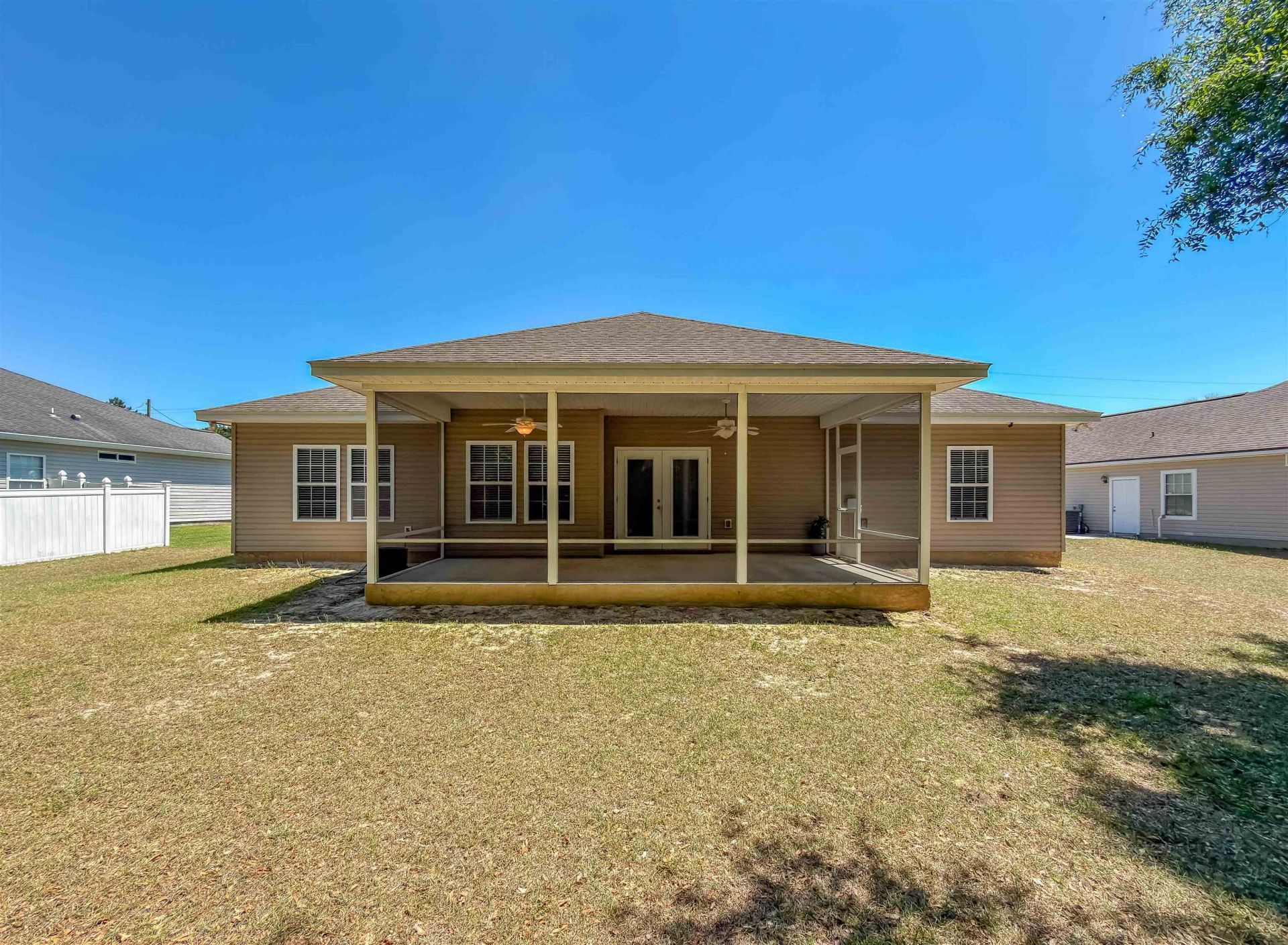 332 Sand Pine Circle , Midway, FL 32343 Photo