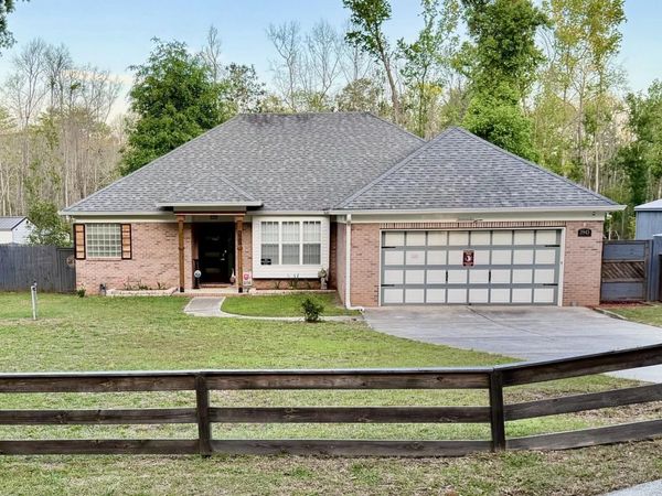 3945 Calle De Santos Road , Tallahassee, FL 32311