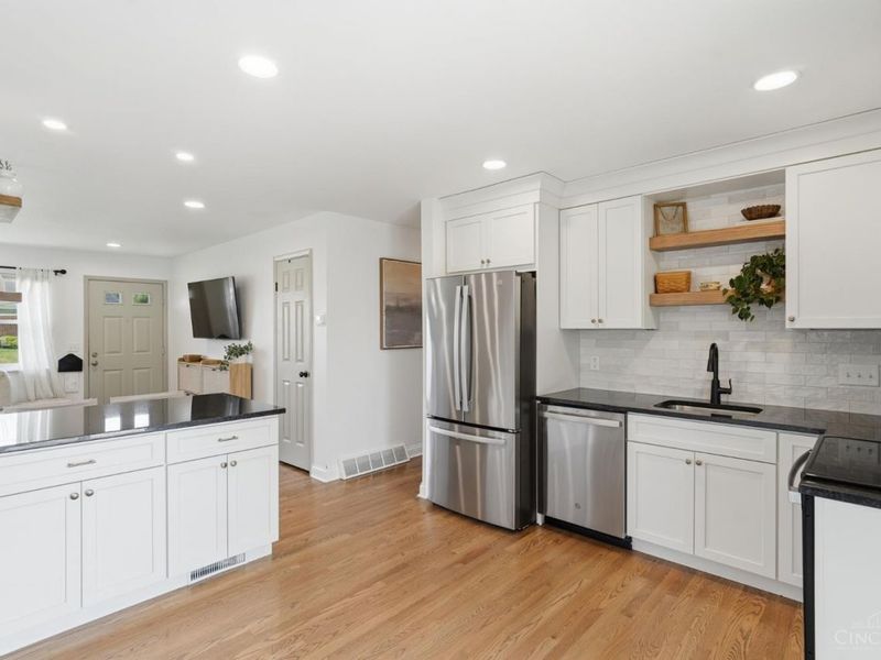 3283 Harmony Lane, Cincinnati, OH 45248 Photo 12