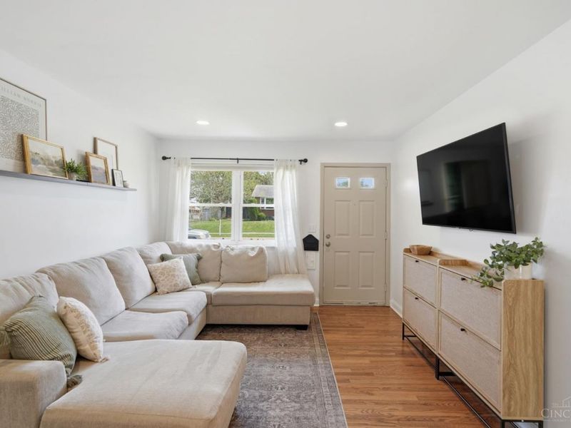 3283 Harmony Lane, Cincinnati, OH 45248 Photo 9