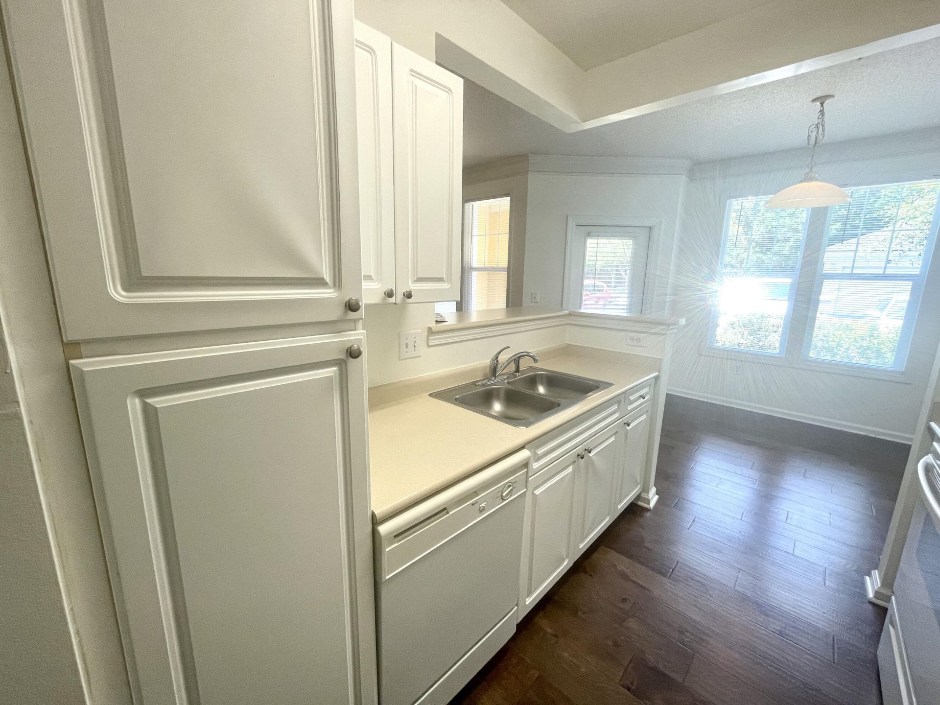 2411 Chatelain Way Photo 11