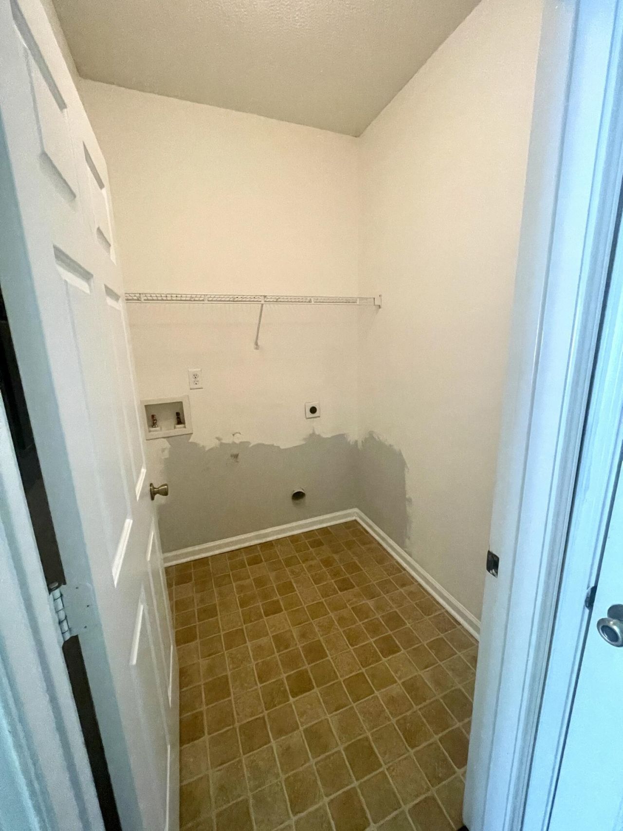 2411 Chatelain Way Photo 13