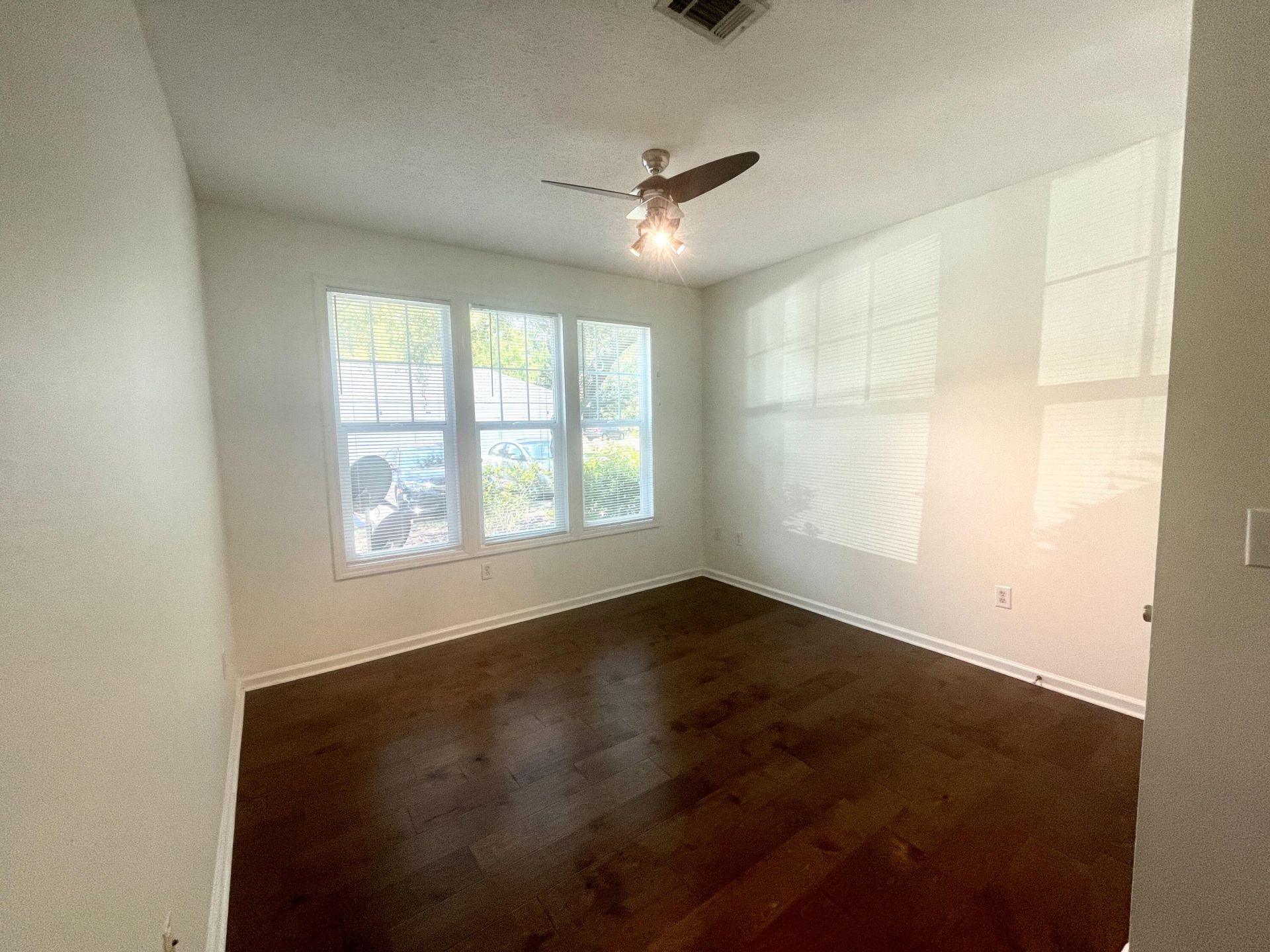 2411 Chatelain Way Photo 15