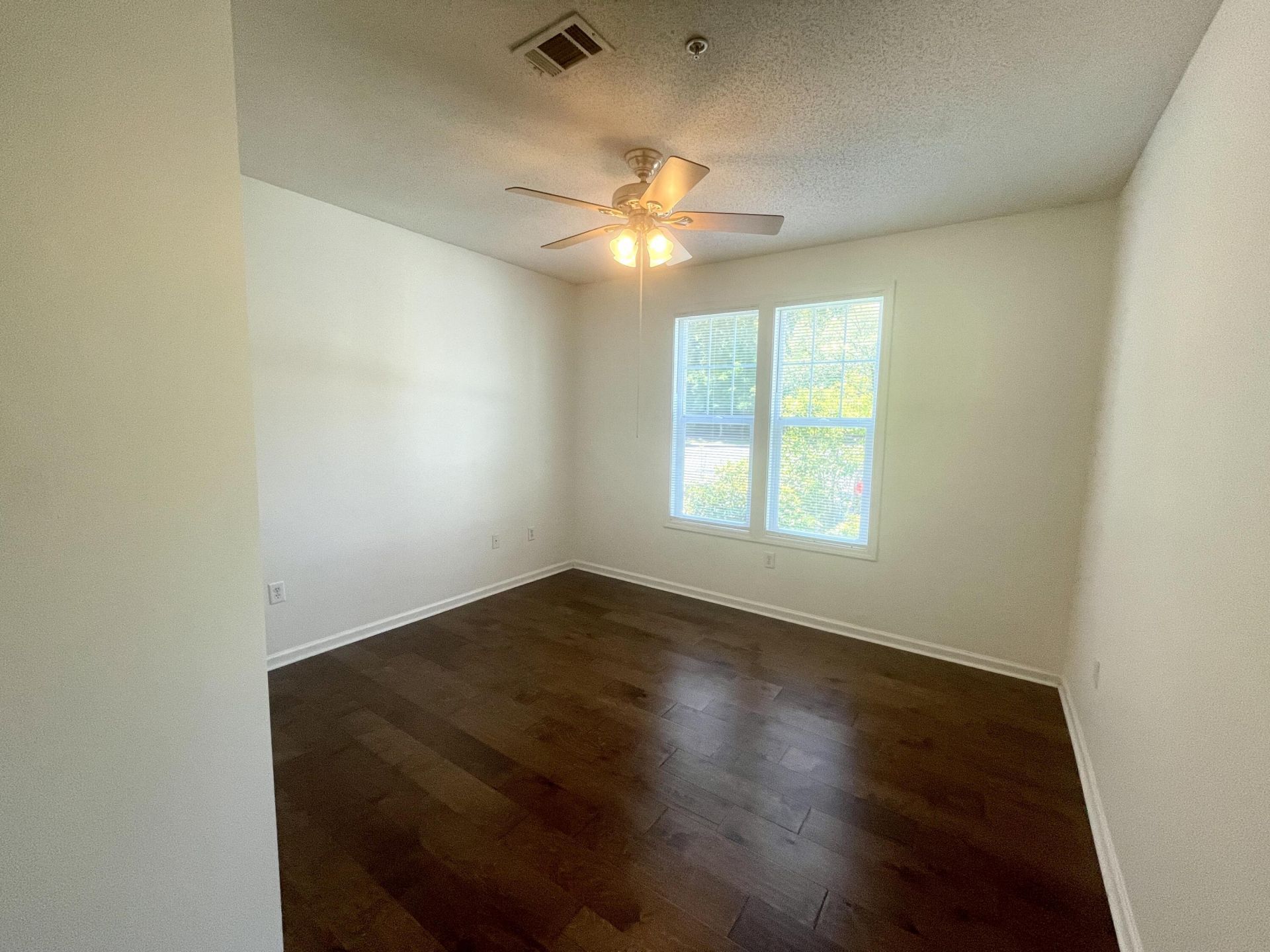 2411 Chatelain Way Photo 24