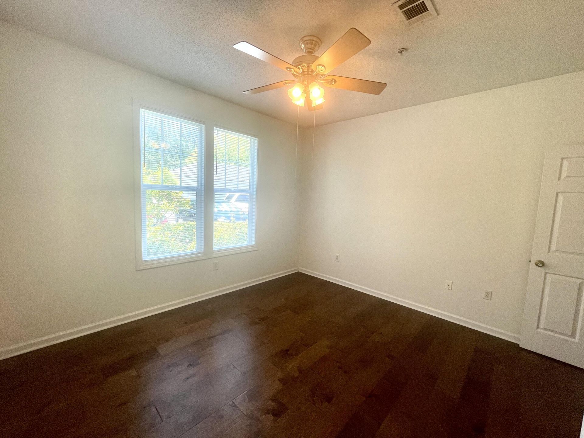 2411 Chatelain Way Photo 27