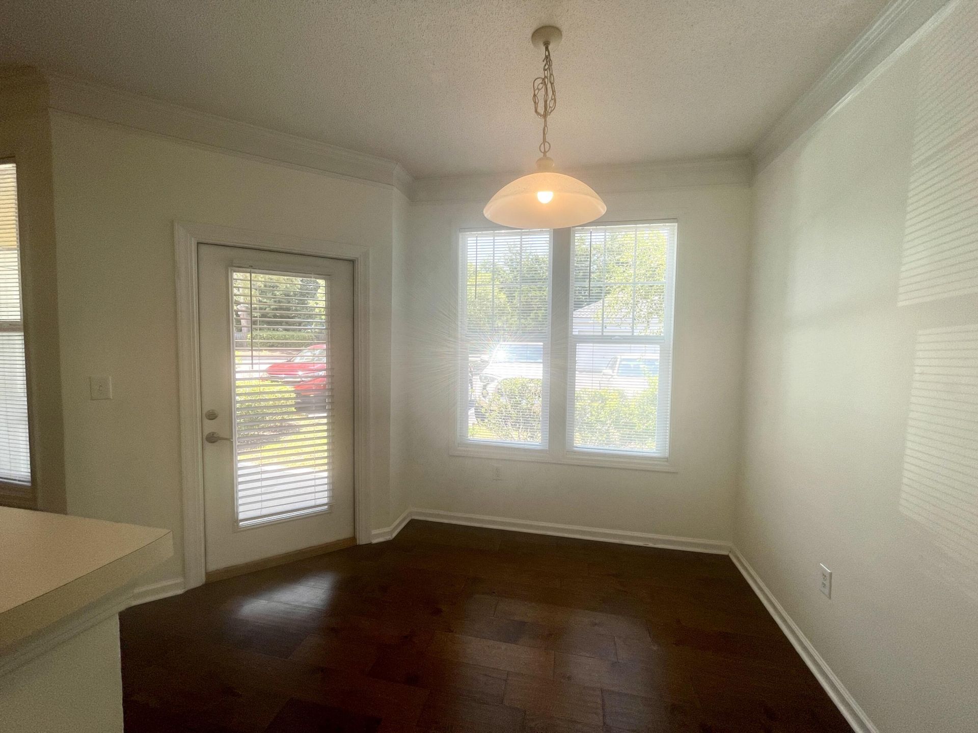 2411 Chatelain Way Photo 6