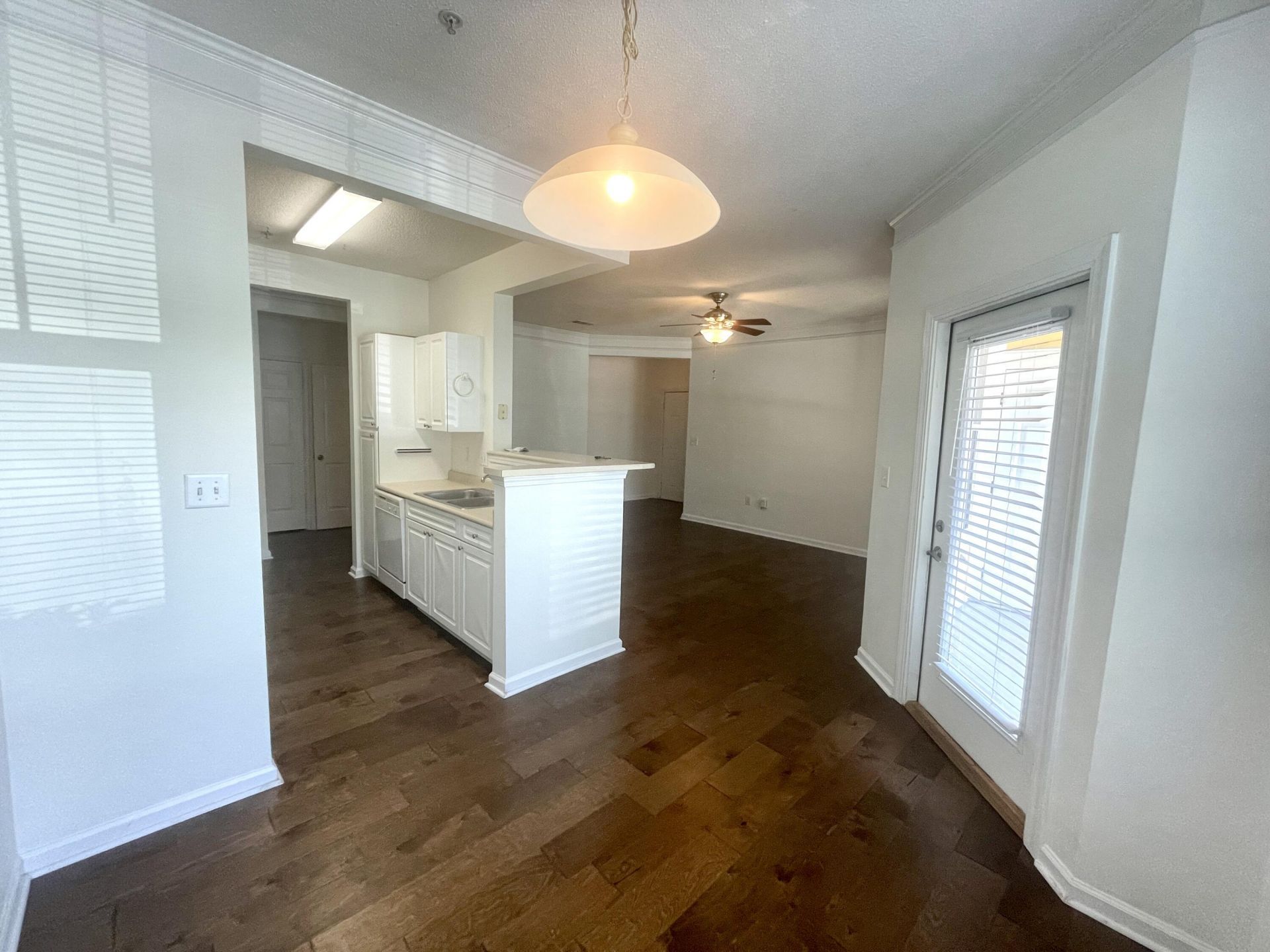 2411 Chatelain Way Photo 8