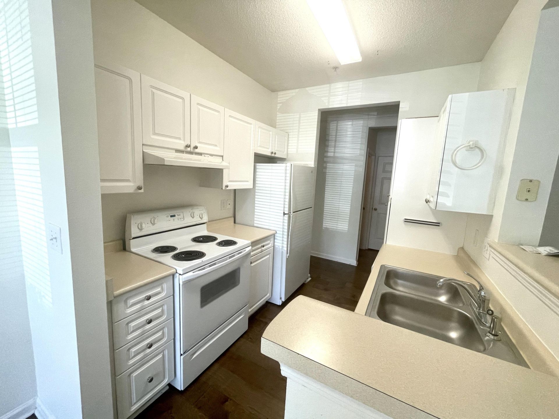 2411 Chatelain Way Photo 9