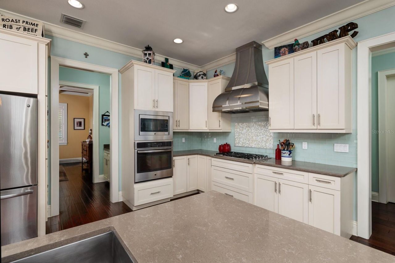 852 Cordova Boulevard Ne, Saint Petersburg, FL 33704 Photo