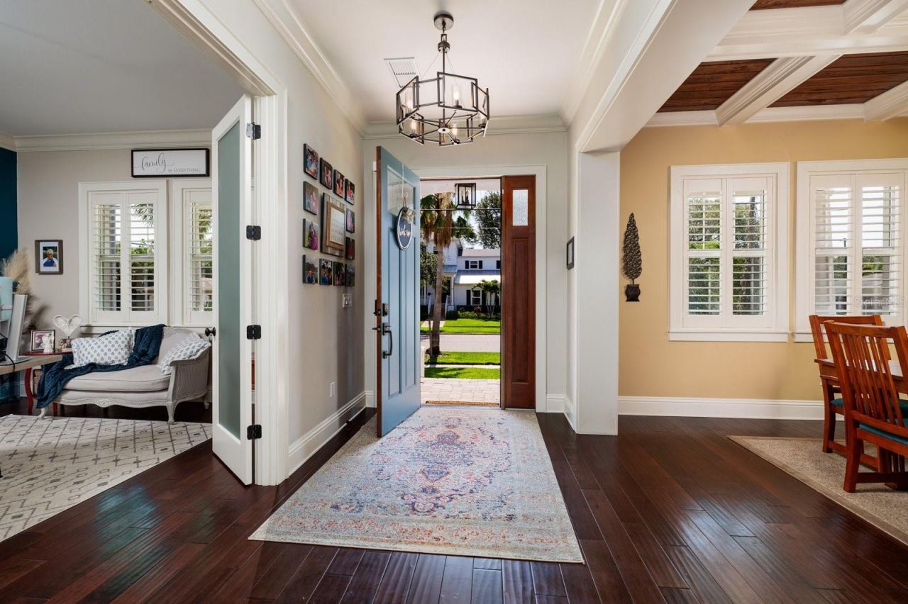 852 Cordova Boulevard Ne, Saint Petersburg, FL 33704 Photo