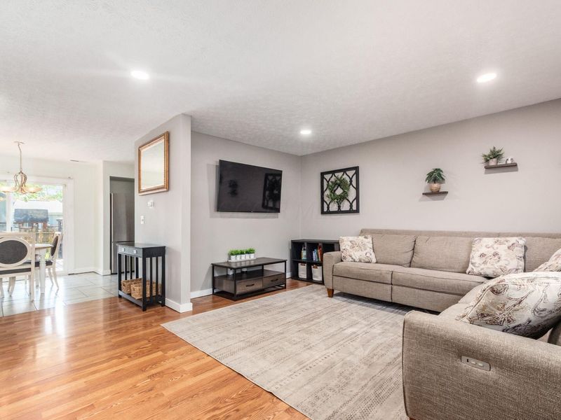 2096 Jeffey Drive, Hilliard, OH 43026 Photo 3