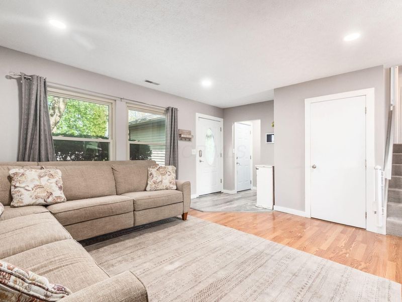 2096 Jeffey Drive, Hilliard, OH 43026 Photo 4