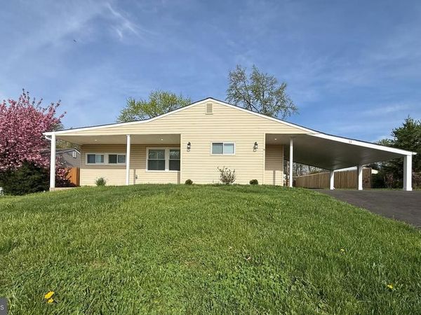 11 BARBERRY LANE , LEVITTOWN, PA 19054