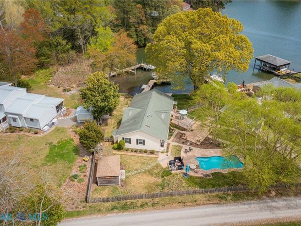 37 Hickory Lane , Reedville, VA 22539