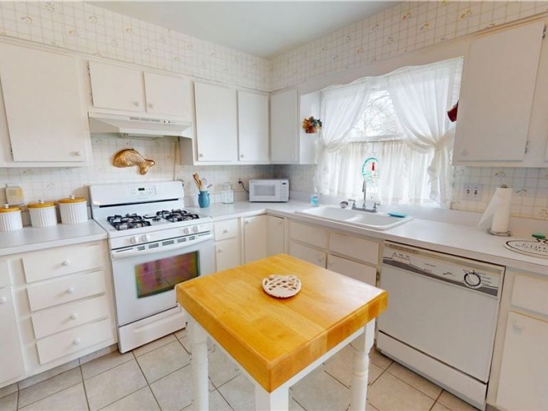 7443 Sugartree Drive, Boardman, OH 44512 Photo 12