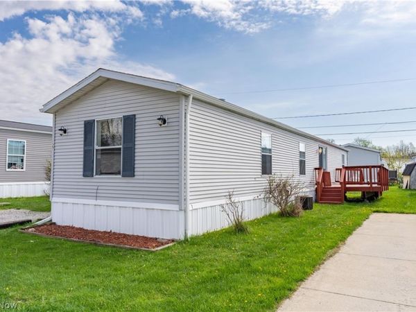 100 Keenan , Unit Ellen 27, Peninsula, OH 44264