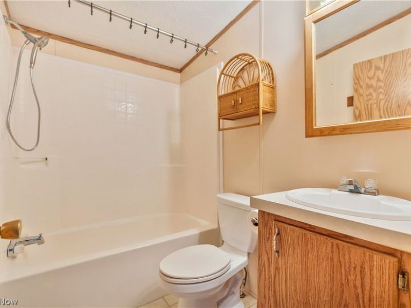 100 Keenan, Unit Ellen 27, Peninsula, OH 44264 Photo 21