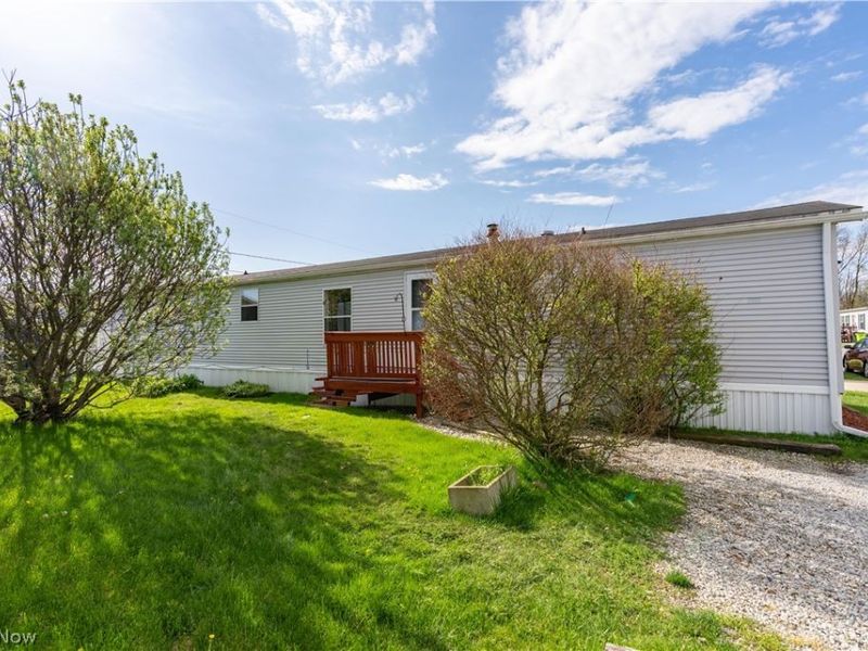 100 Keenan, Unit Ellen 27, Peninsula, OH 44264 Photo 3