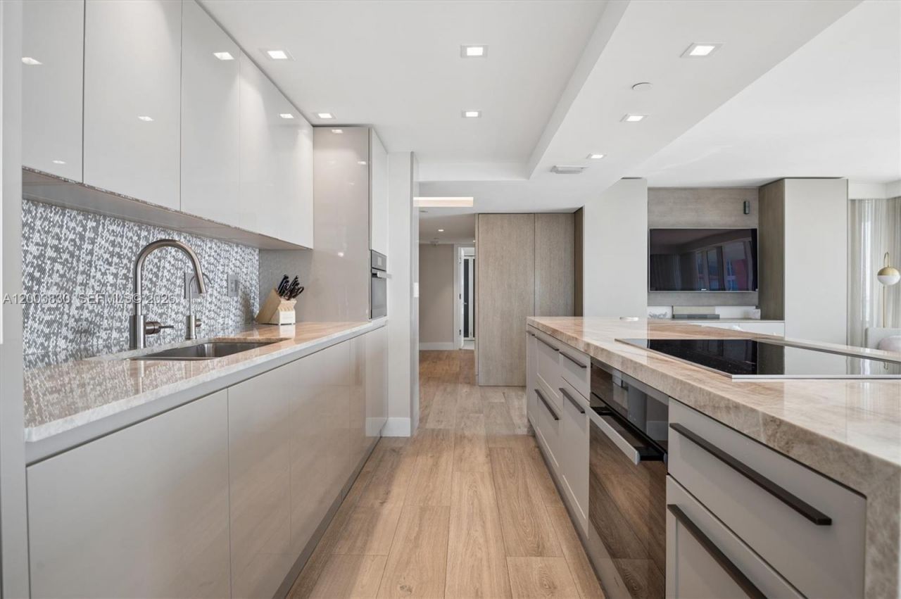 400 S Pointe Dr , Unit 2309, Miami Beach, FL 33139 Photo