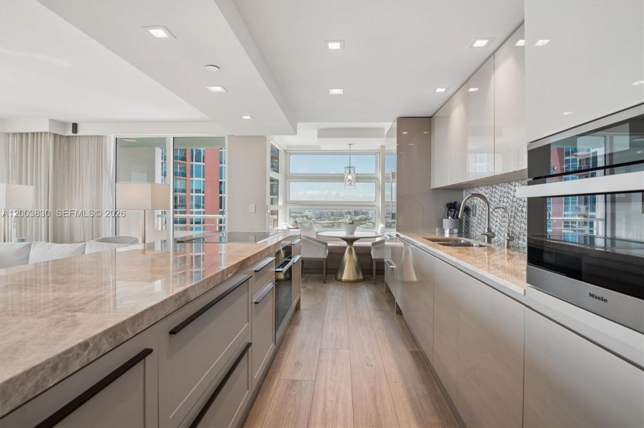 400 S Pointe Dr , Unit 2309, Miami Beach, FL 33139 Photo