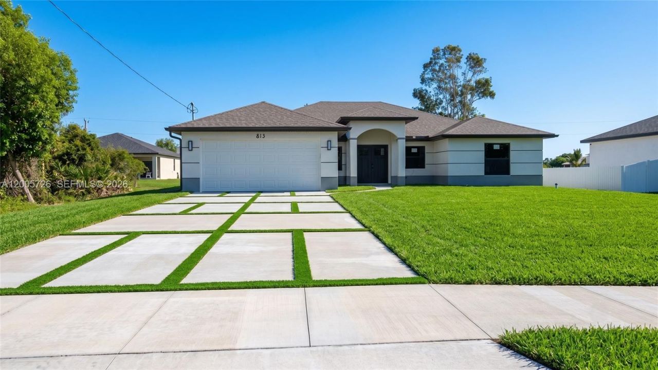 813 Bell Blvd S, Lehigh Acres, FL 33974 Photo