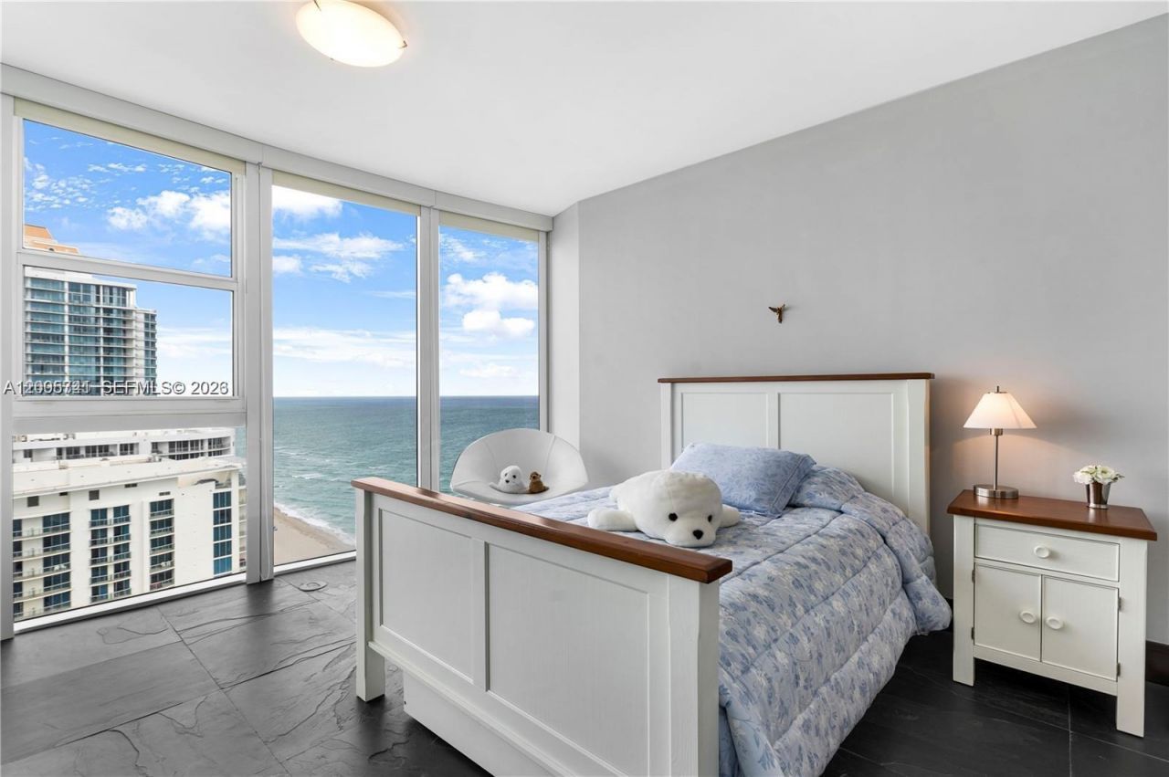 17201 Collins Ave, Unit 3101, Sunny Isles Beach, FL 33160 Photo