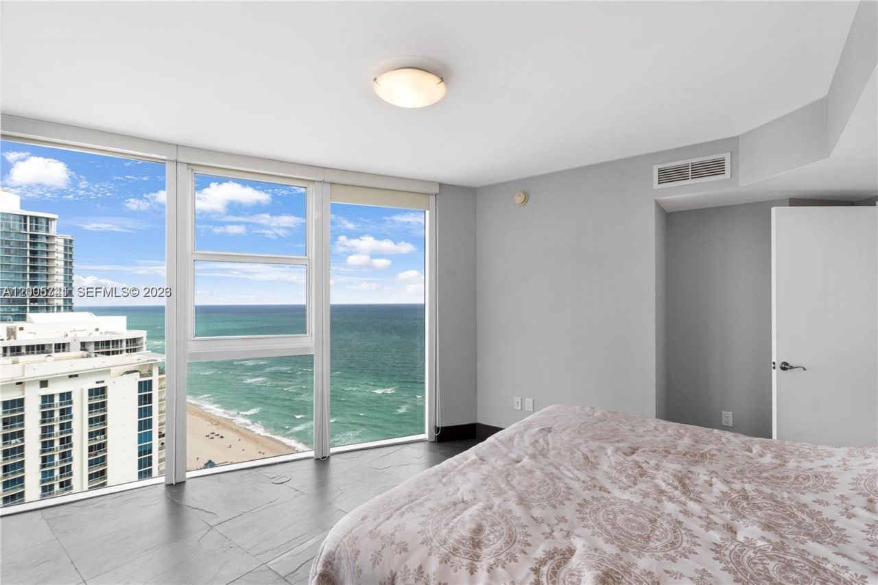 17201 Collins Ave, Unit 3101, Sunny Isles Beach, FL 33160 Photo