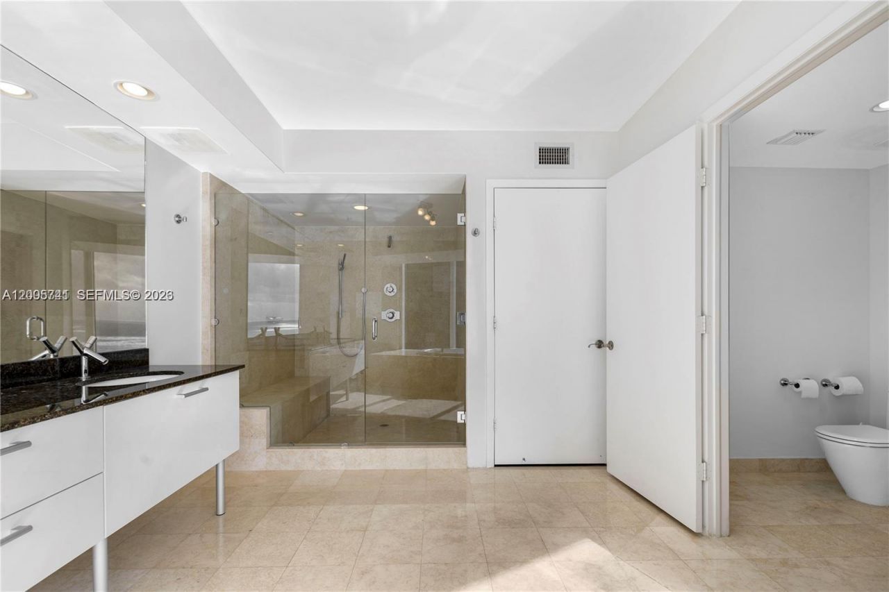 17201 Collins Ave, Unit 3101, Sunny Isles Beach, FL 33160 Photo